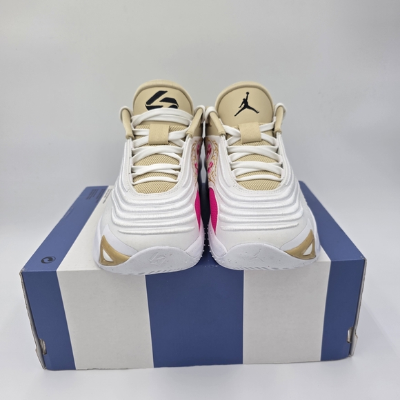 NEW Jordan Luka 3 SE Basketball Shoes - Picture 2 of 10